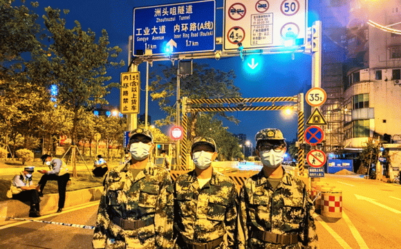 金年会民兵：我們在隔離區奮戰的夜晚